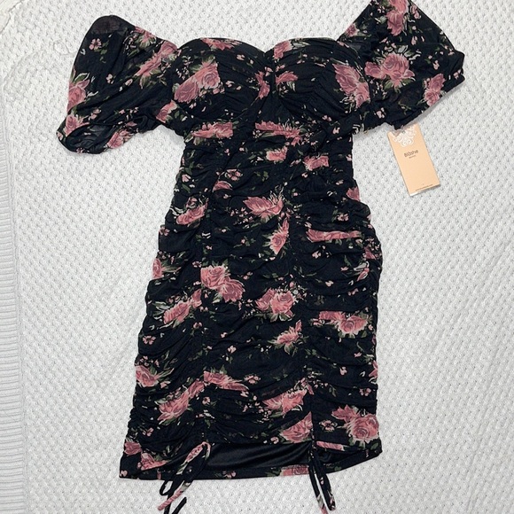 Dresses & Skirts - Black floral off the shoulder mini dress size large